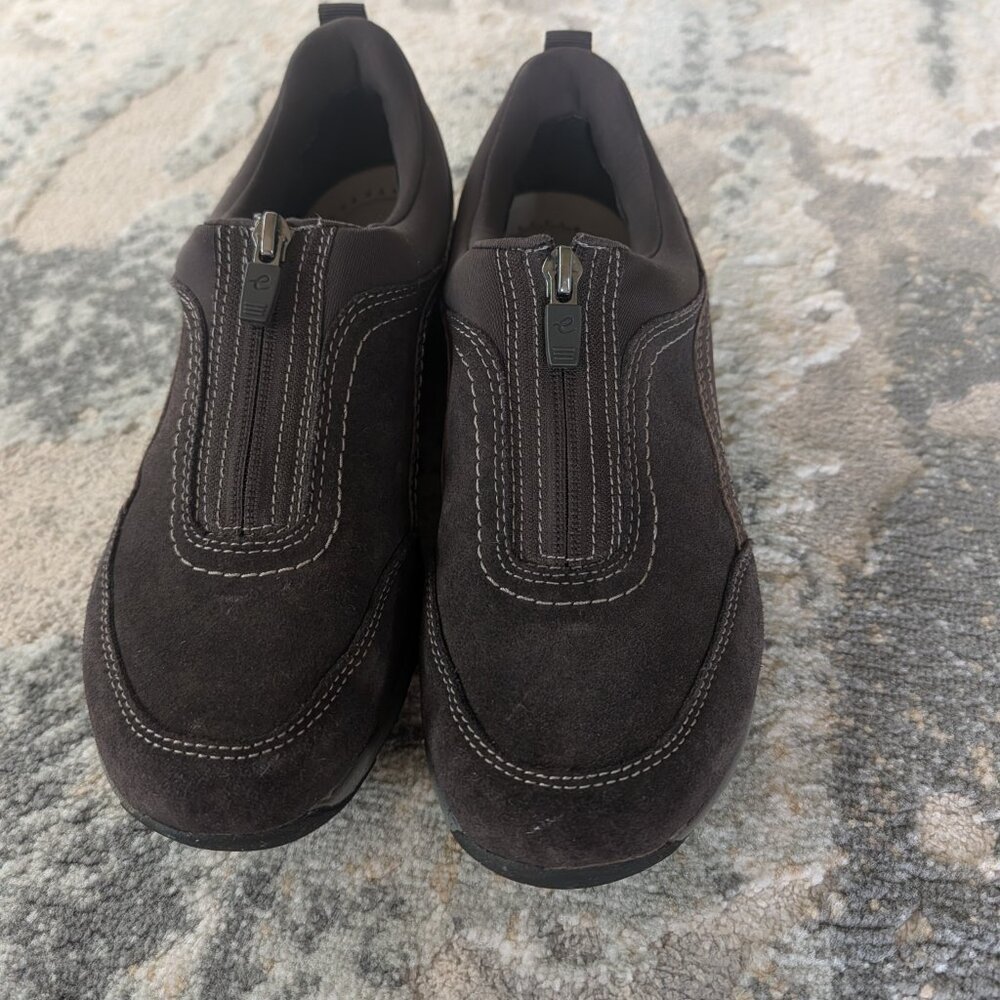 Shoes - Picture 2 of 3
